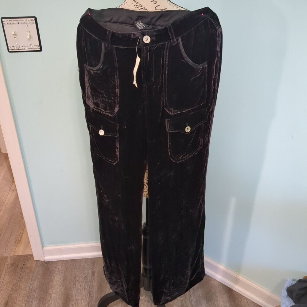 New Arden B silk blend Velvet Capri Cargo Pants 8 NWT black